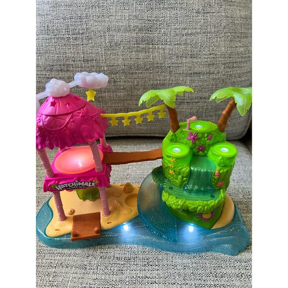 Hatchimals Tropical Island Party Play Set Music Lights Sounds Spin Master Works - Picture 2 of 7